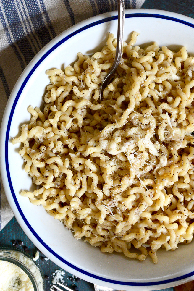 Fusilli Cacio E Pepe ciaochowbambina.com