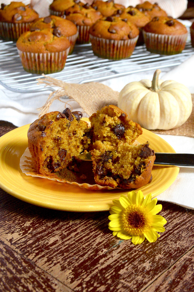 pumpkin-chocolate-chip-bacon-muffins ciaochowbambina.com