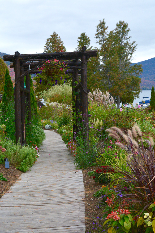 Quinoa and Spinach Salad with Spicy Pickled Onions and Ricotta Salata Vinaigrette ciaochowbambina.com