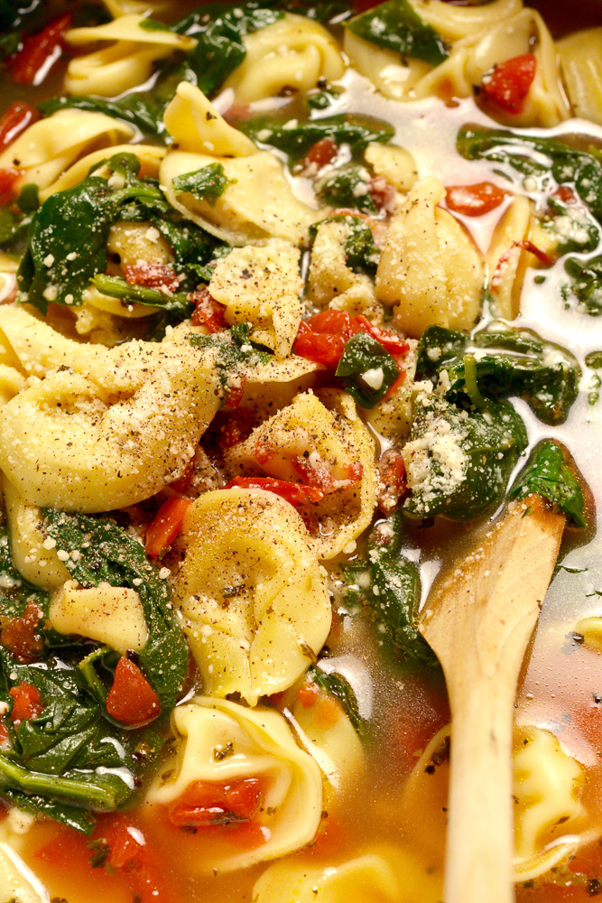 spinach-tortellini-soup ciaochowbambina.com