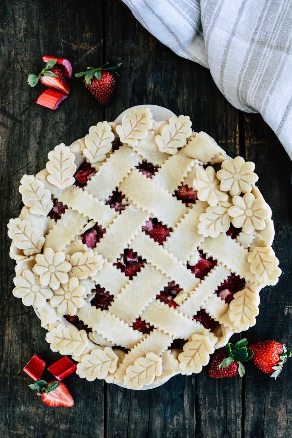 Classic Strawberry Rhubarb Pie ciochowbambina.com