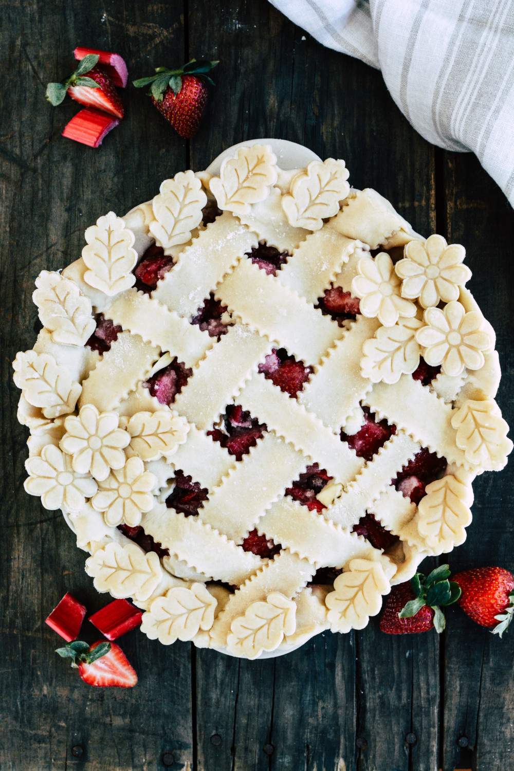 Classic Strawberry Rhubarb Pie ciochowbambina.com