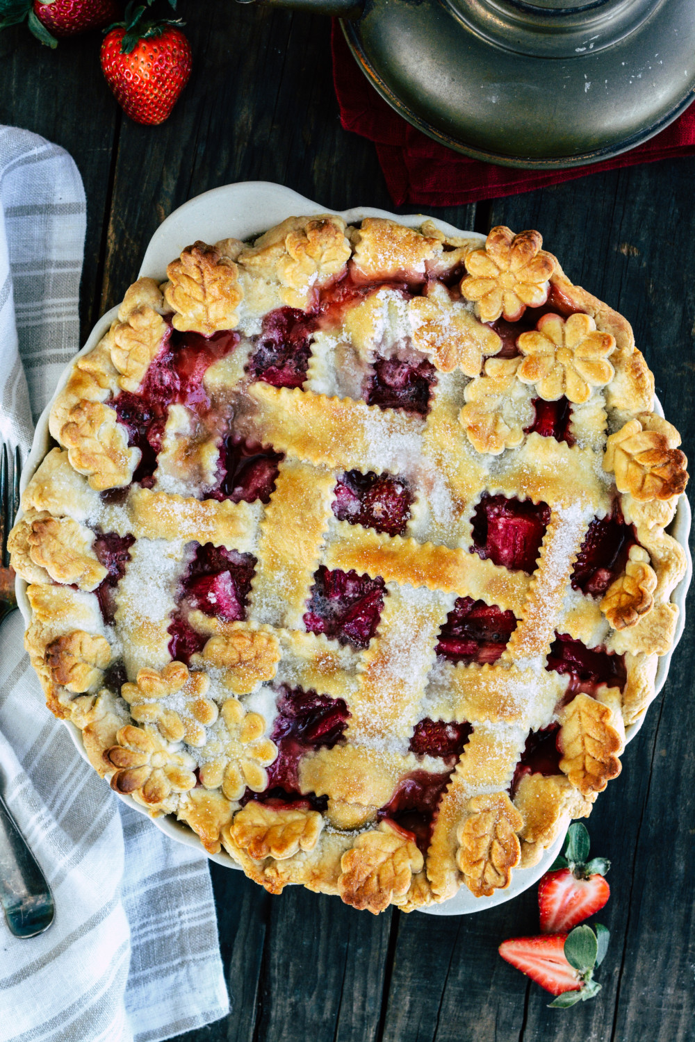 Classic Strawberry Rhubarb Pie ciochowbambina.com