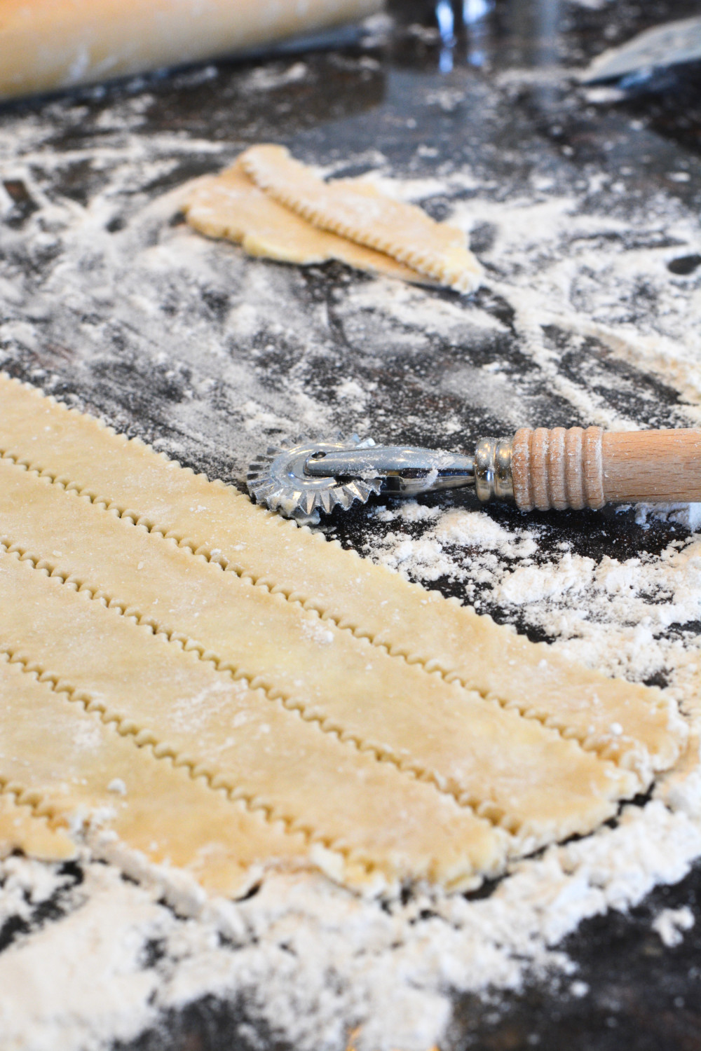 Classic Strawberry Rhubarb Pie ciochowbambina.com