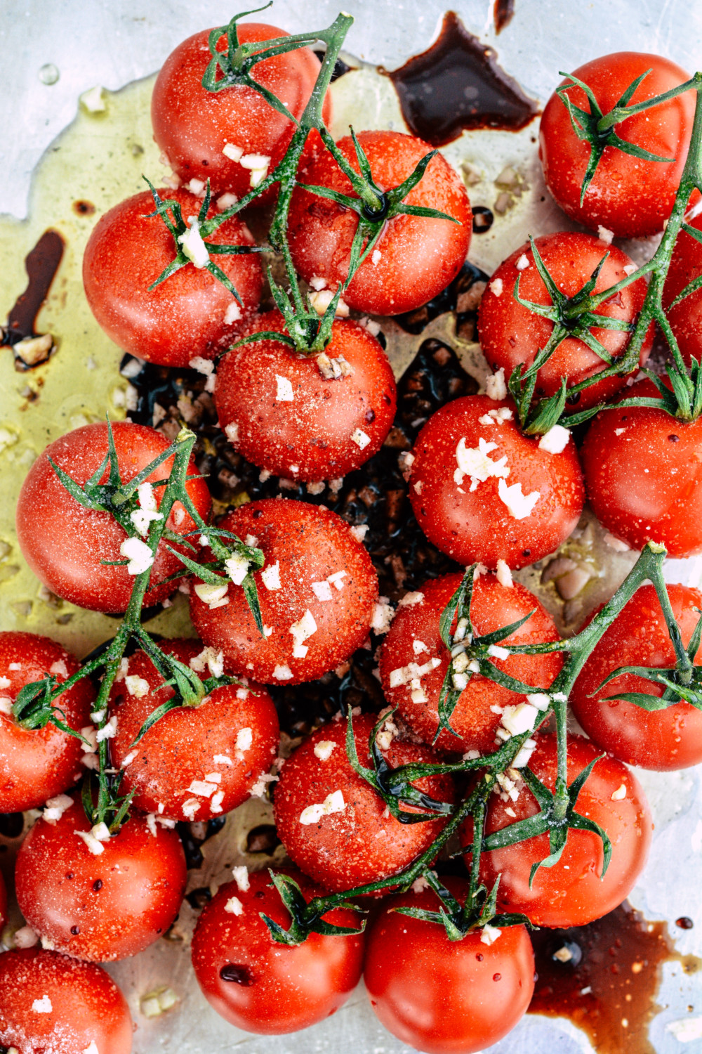 Roasted Tomato Caprese Pasta ciaochowbambina.com