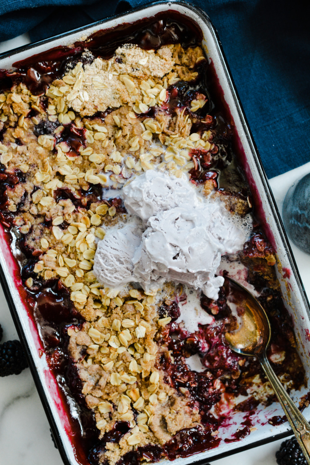 Blackberry Crisp ciaochowbambina.com