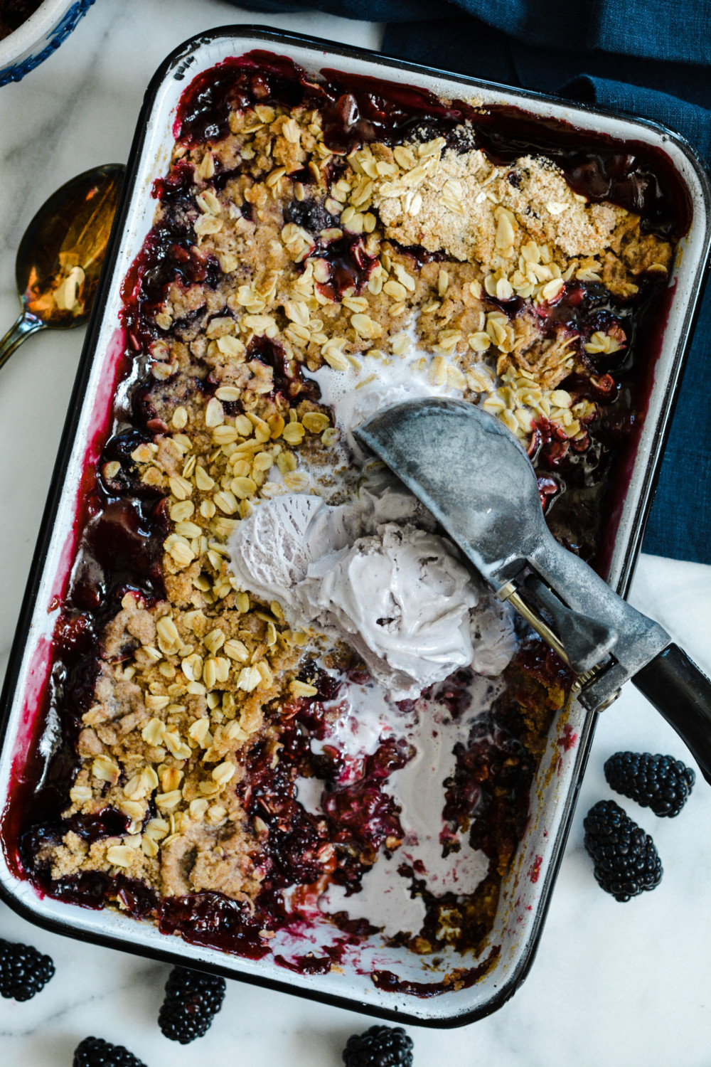 Blackberry Crisp ciaochowbambina.com