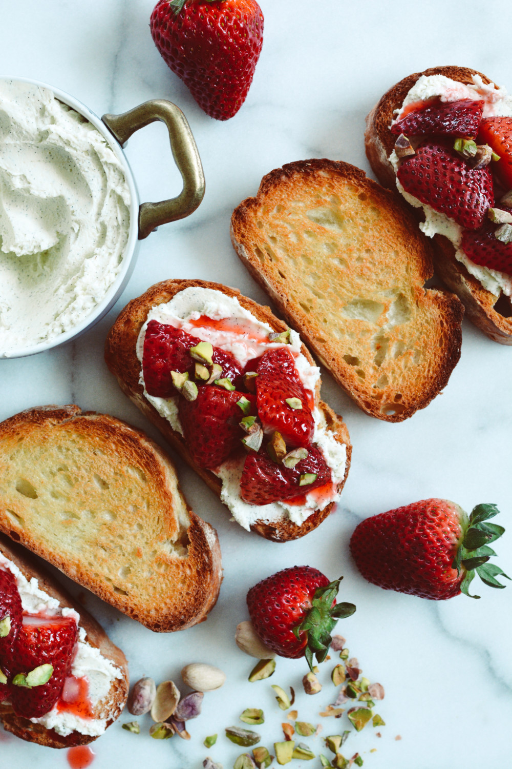 Roasted Strawberries & Pistachios with Vanilla Bean Whipped Mascarpone Crostini ciaochowbambina.com
